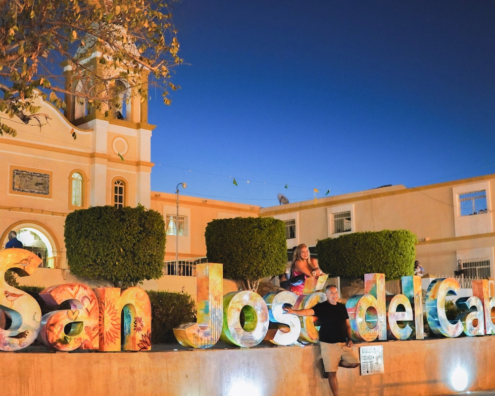 San José Del Cabo street monument