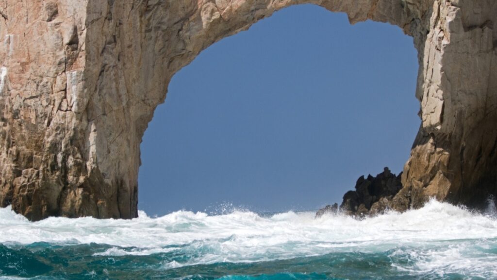 Rough water under the Arch